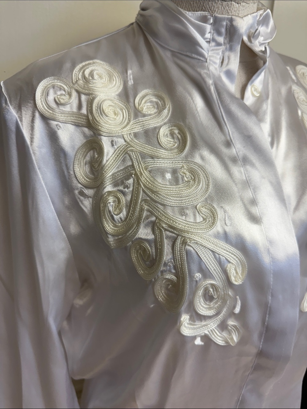 Karen Scott White Satin Embroidered High-Collar Blouse - Picture 2 of 8